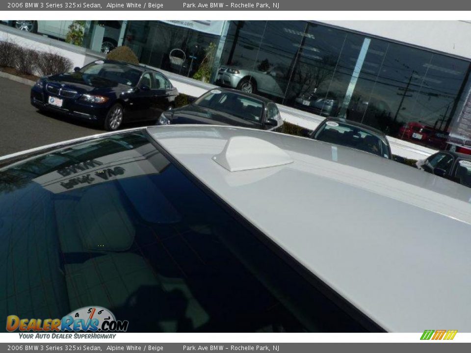 2006 BMW 3 Series 325xi Sedan Alpine White / Beige Photo #17
