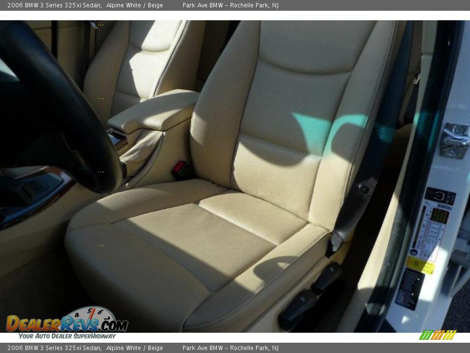 2006 BMW 3 Series 325xi Sedan Alpine White / Beige Photo #28