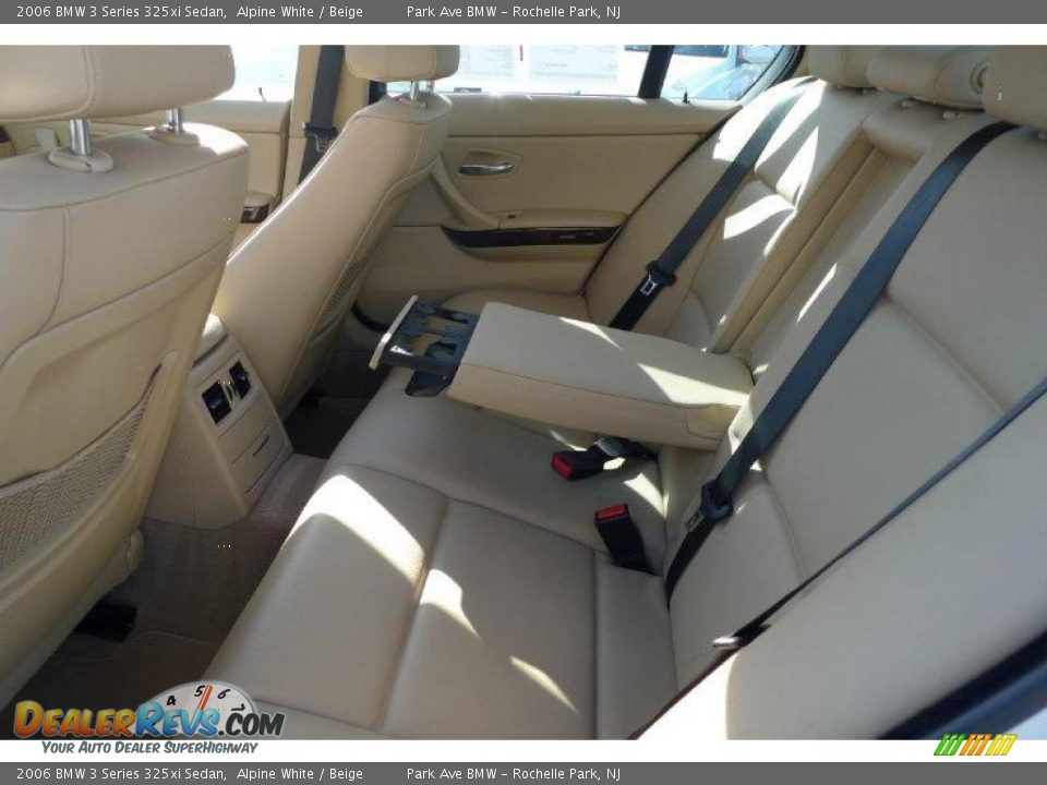 2006 BMW 3 Series 325xi Sedan Alpine White / Beige Photo #31