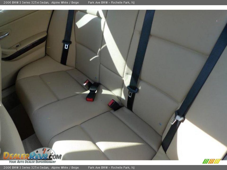 2006 BMW 3 Series 325xi Sedan Alpine White / Beige Photo #32