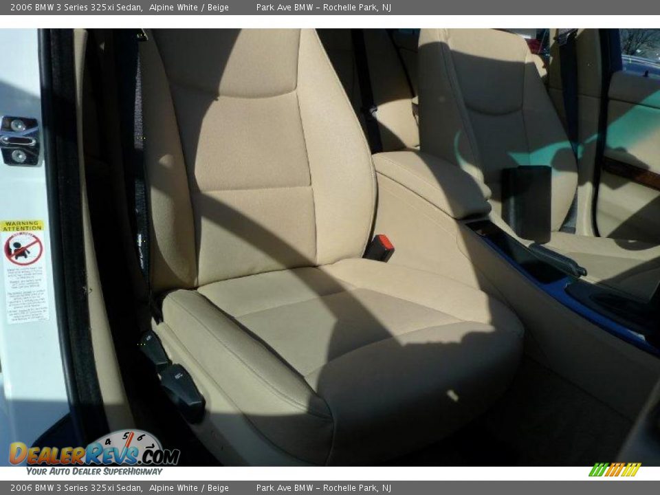 2006 BMW 3 Series 325xi Sedan Alpine White / Beige Photo #36