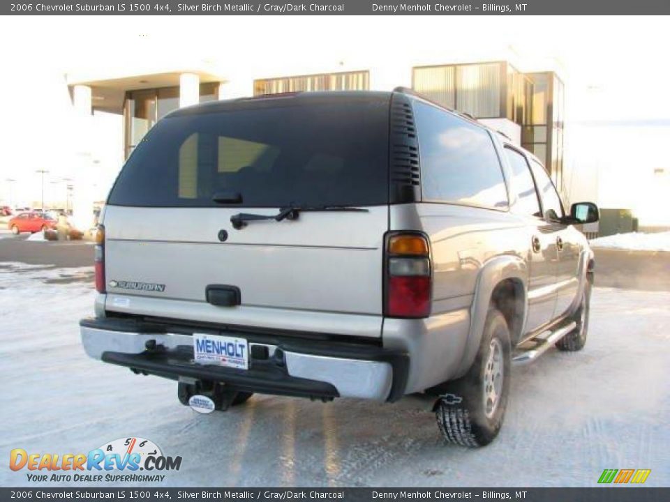 2006 Chevrolet Suburban LS 1500 4x4 Silver Birch Metallic / Gray/Dark Charcoal Photo #5