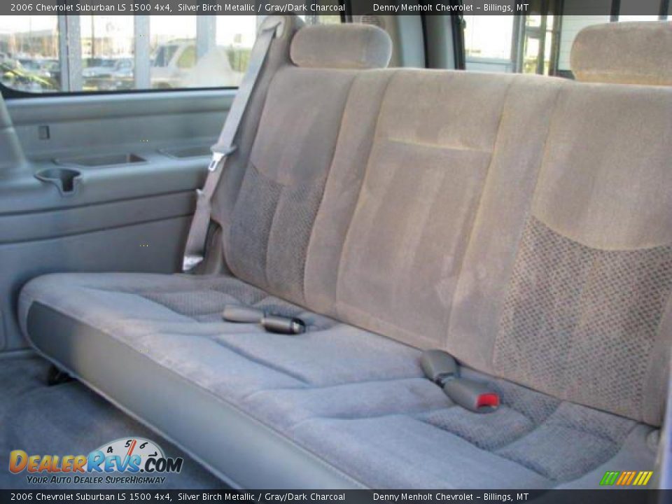 2006 Chevrolet Suburban LS 1500 4x4 Silver Birch Metallic / Gray/Dark Charcoal Photo #8