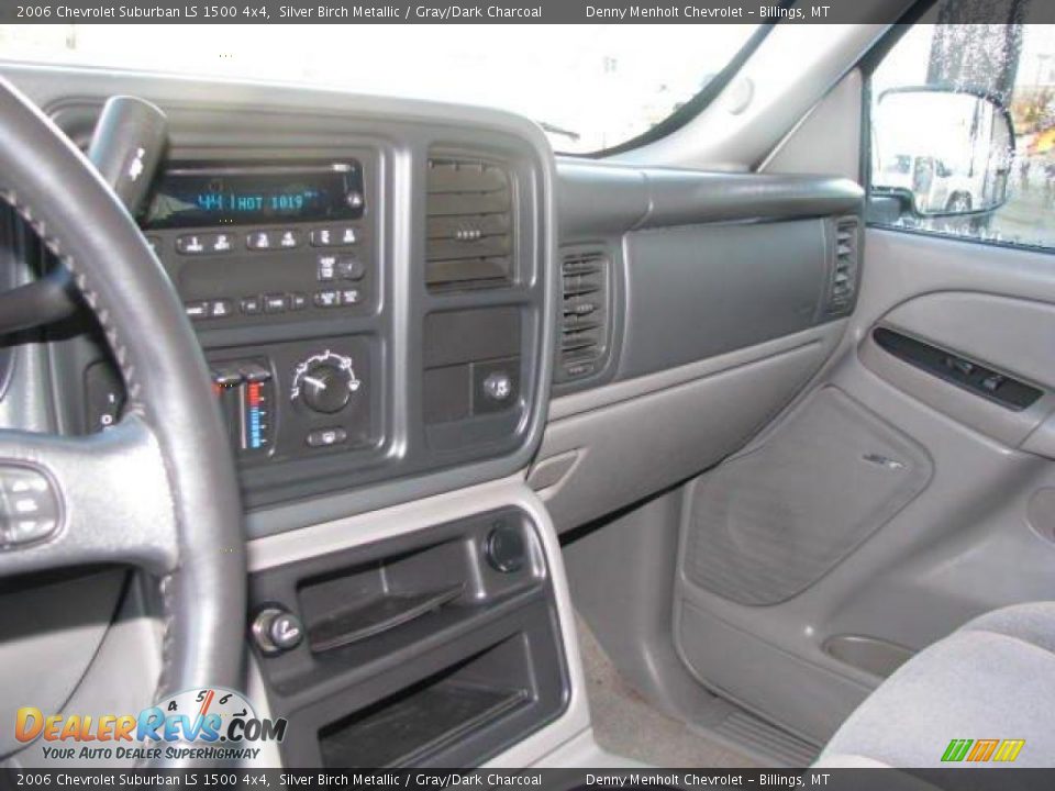 2006 Chevrolet Suburban LS 1500 4x4 Silver Birch Metallic / Gray/Dark Charcoal Photo #12