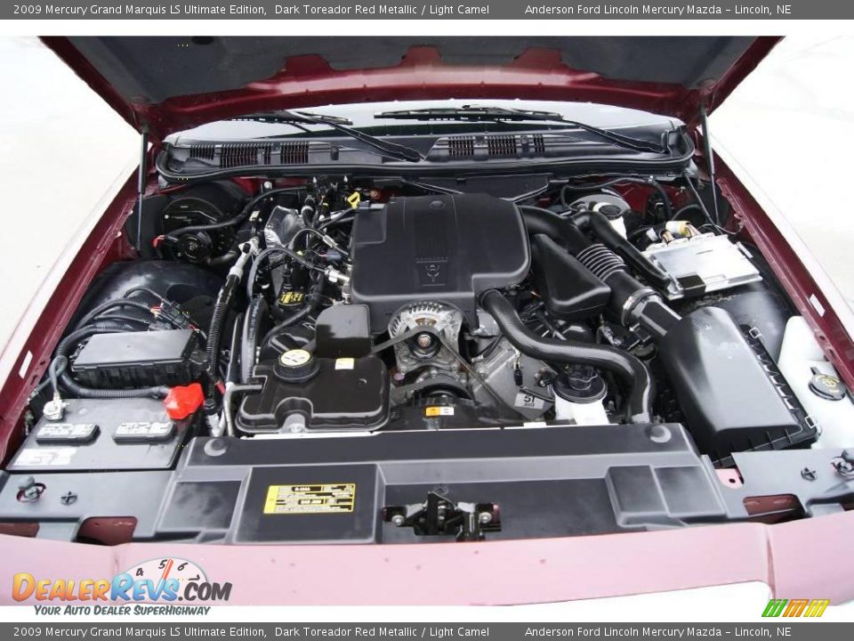 2009 Mercury Grand Marquis LS Ultimate Edition Dark Toreador Red Metallic / Light Camel Photo #27