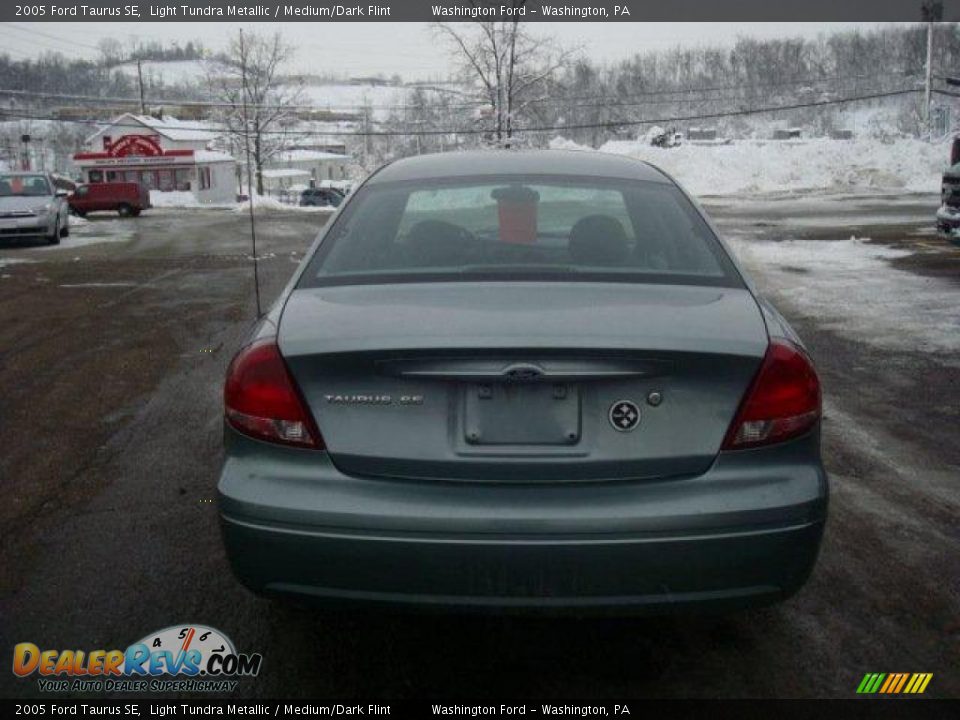 2005 Ford Taurus SE Light Tundra Metallic / Medium/Dark Flint Photo #3