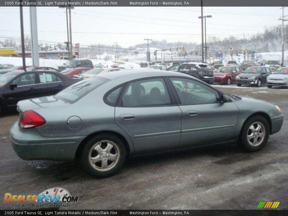 2005 Ford Taurus SE Light Tundra Metallic / Medium/Dark Flint Photo #5