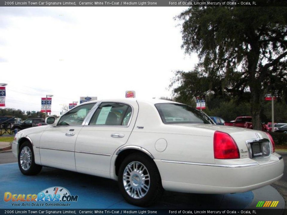 2006 Lincoln Town Car Signature Limited Ceramic White Tri-Coat / Medium Light Stone Photo #3