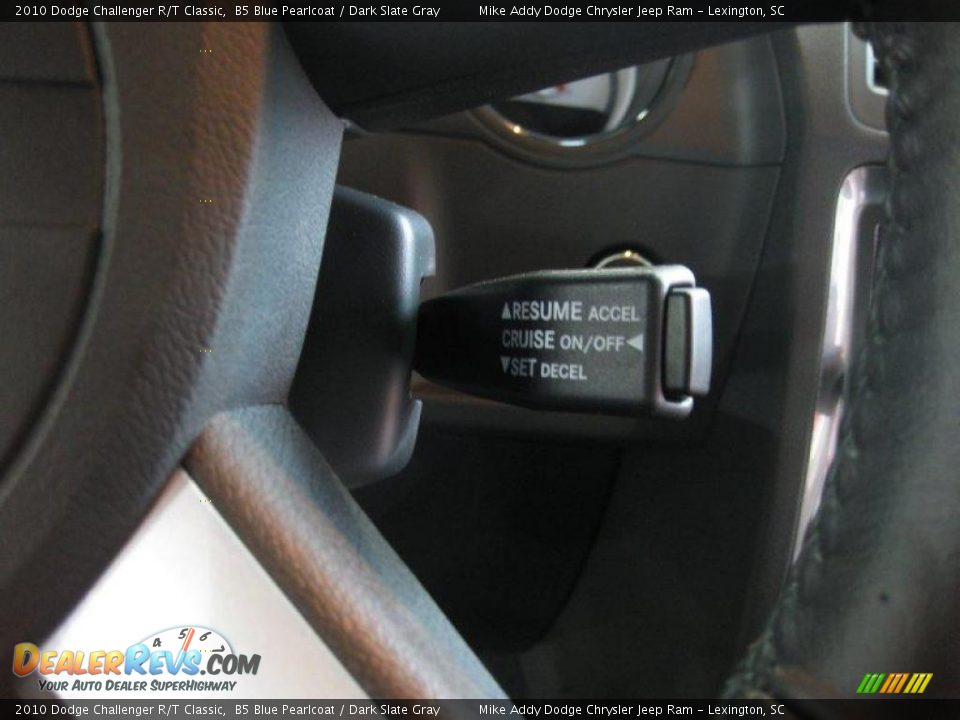 2010 Dodge Challenger R/T Classic B5 Blue Pearlcoat / Dark Slate Gray Photo #17