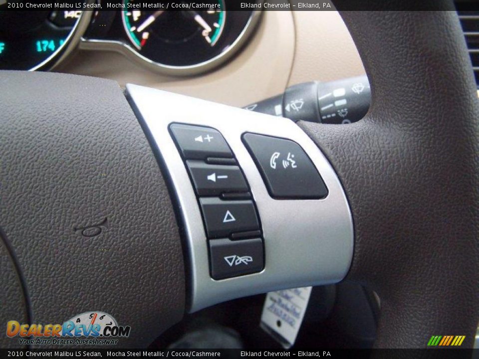 2010 Chevrolet Malibu LS Sedan Mocha Steel Metallic / Cocoa/Cashmere Photo #22