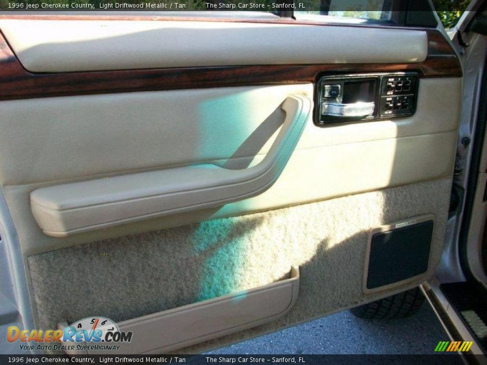 1996 Jeep Cherokee Country Light Driftwood Metallic / Tan Photo #18