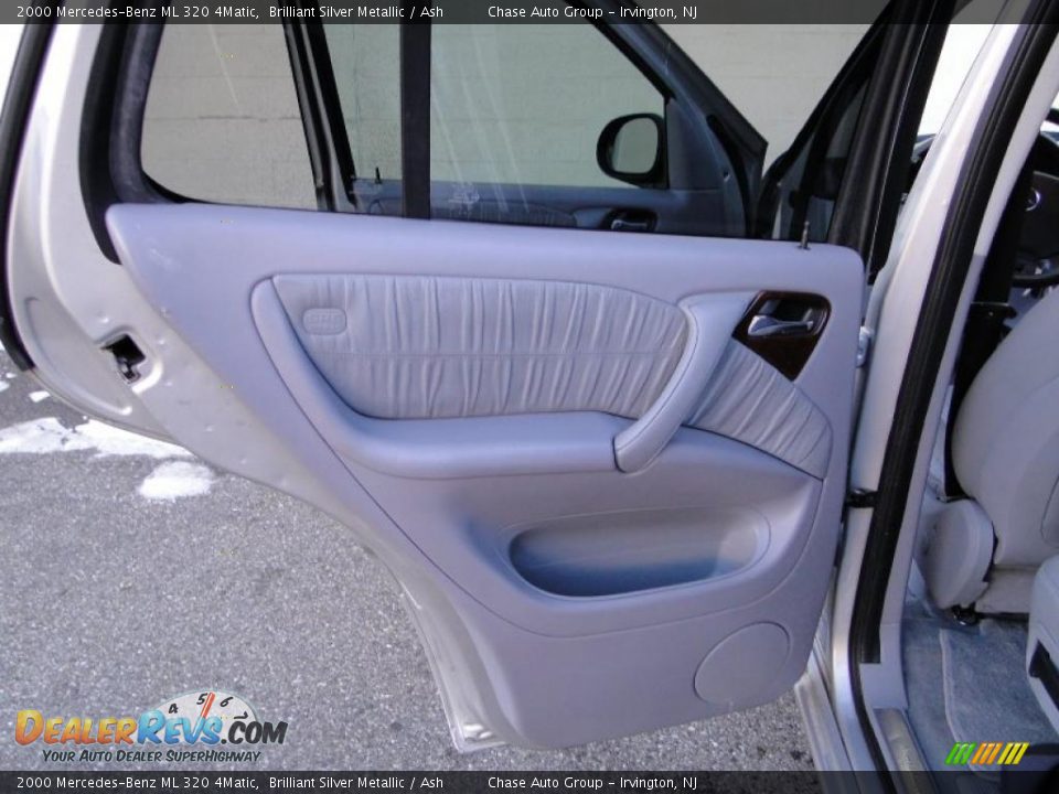 2000 Mercedes-Benz ML 320 4Matic Brilliant Silver Metallic / Ash Photo #13