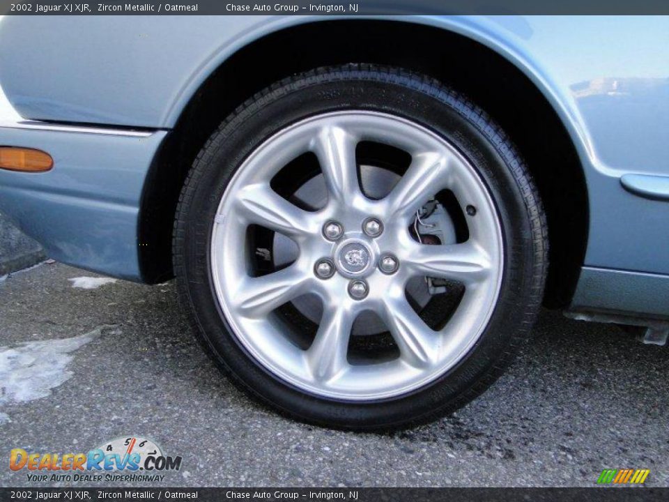 2002 Jaguar XJ XJR Zircon Metallic / Oatmeal Photo #13