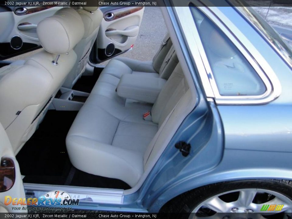 2002 Jaguar XJ XJR Zircon Metallic / Oatmeal Photo #21