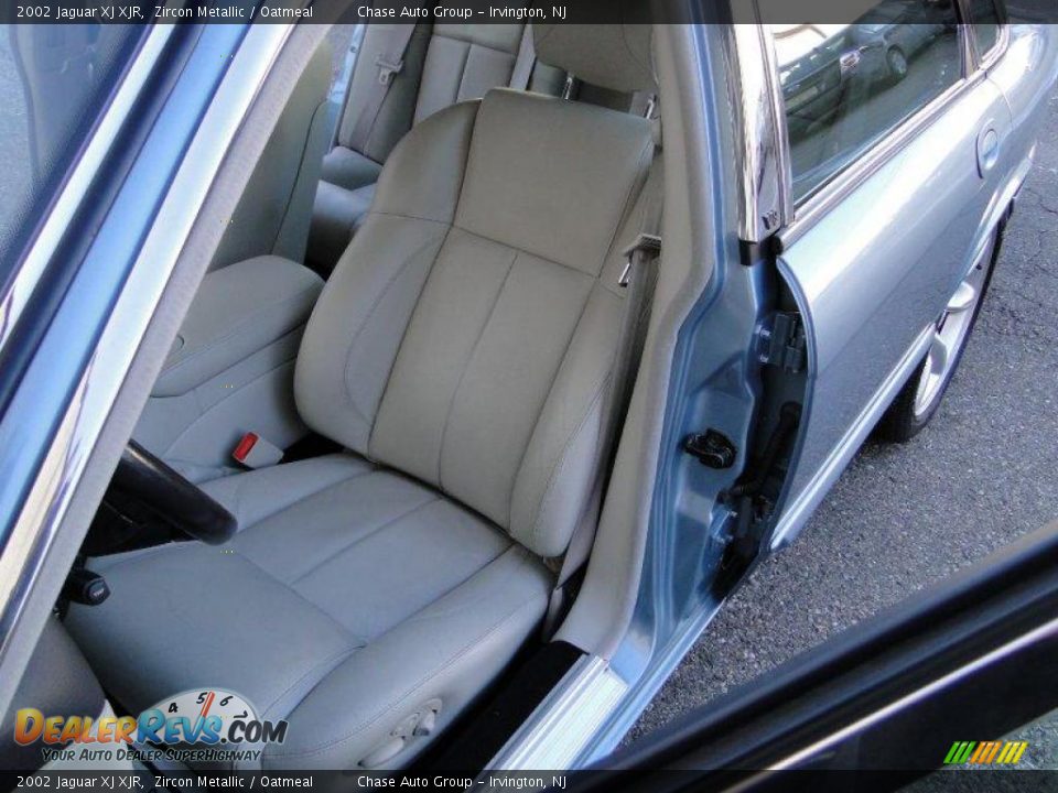 2002 Jaguar XJ XJR Zircon Metallic / Oatmeal Photo #22