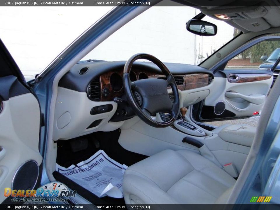 2002 Jaguar XJ XJR Zircon Metallic / Oatmeal Photo #23