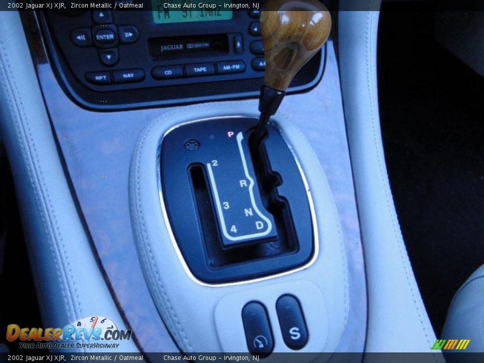 2002 Jaguar XJ XJR Zircon Metallic / Oatmeal Photo #28