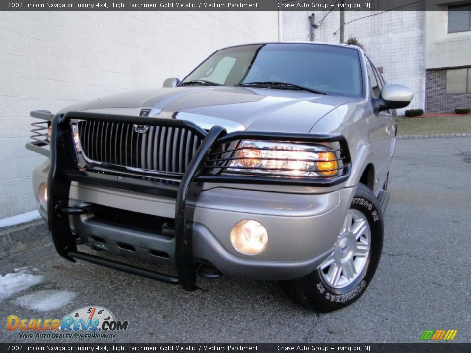 2002 Lincoln Navigator Luxury 4x4 Light Parchment Gold Metallic / Medium Parchment Photo #1