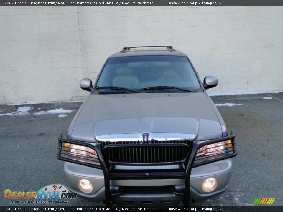 2002 Lincoln Navigator Luxury 4x4 Light Parchment Gold Metallic / Medium Parchment Photo #5