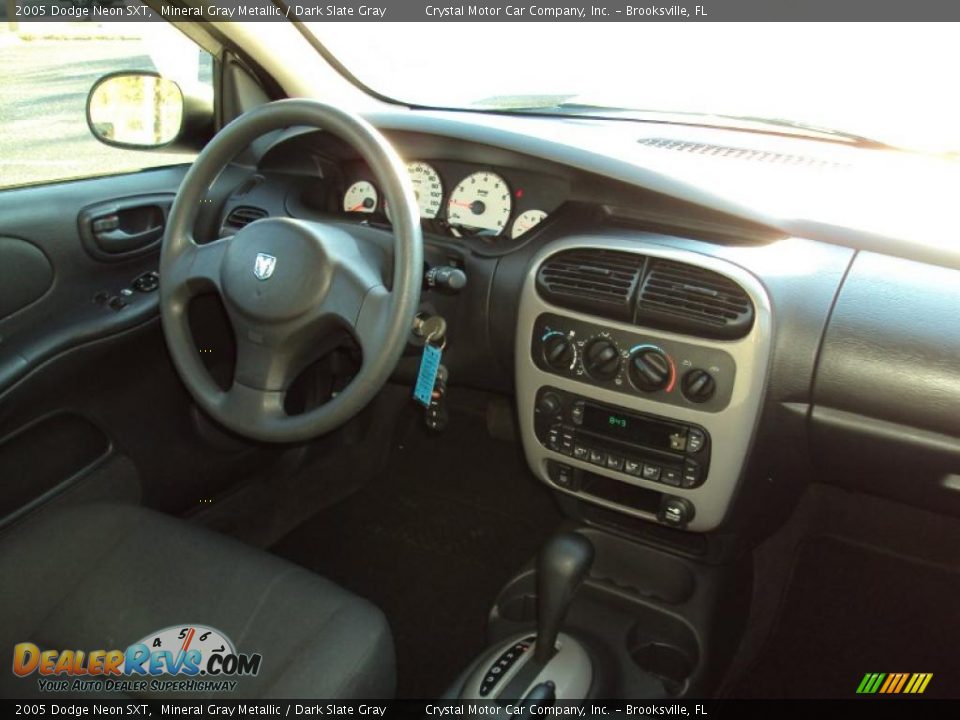 2005 Dodge Neon SXT Mineral Gray Metallic / Dark Slate Gray Photo #11