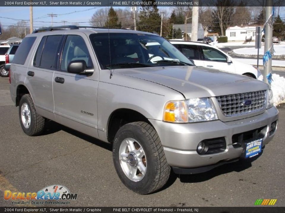2004 Ford Explorer XLT Silver Birch Metallic / Graphite Photo #3