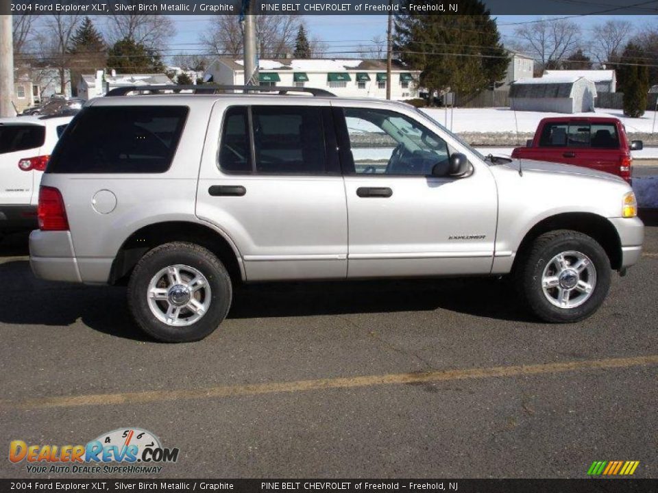 2004 Ford Explorer XLT Silver Birch Metallic / Graphite Photo #7