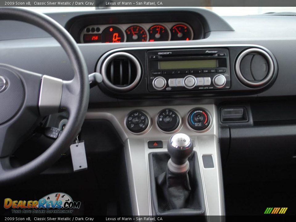 2009 Scion xB Classic Silver Metallic / Dark Gray Photo #12