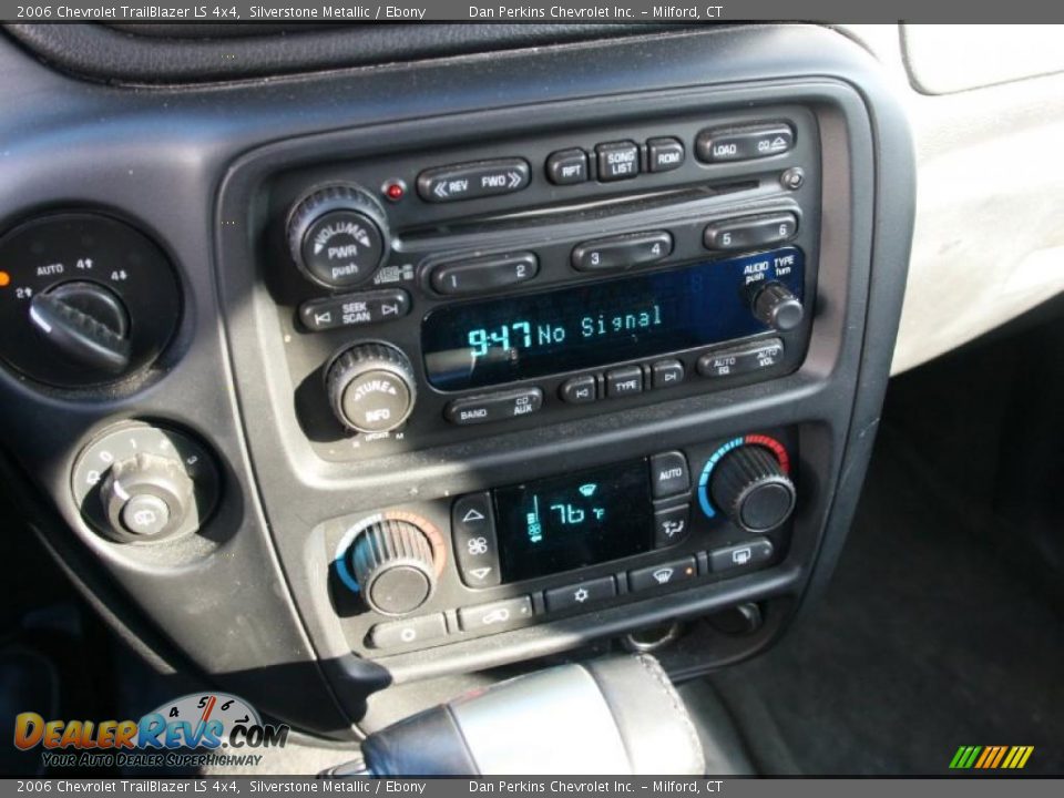 2006 Chevrolet TrailBlazer LS 4x4 Silverstone Metallic / Ebony Photo #11