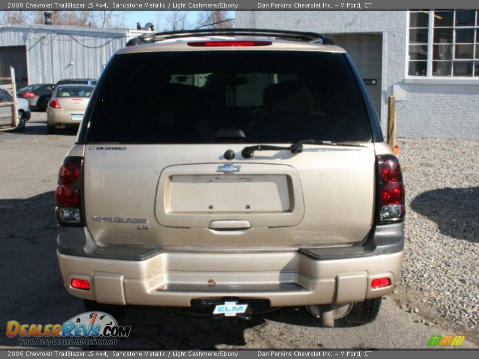 2006 Chevrolet TrailBlazer LS 4x4 Sandstone Metallic / Light Cashmere/Ebony Photo #6