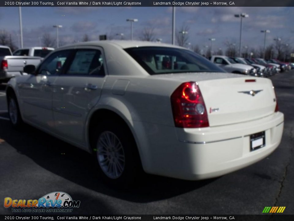 2010 Chrysler 300 Touring Cool Vanilla White / Dark Khaki/Light Graystone Photo #2