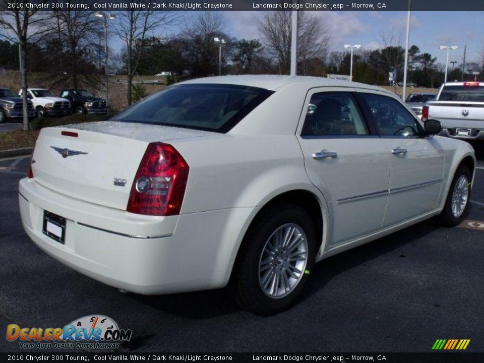 2010 Chrysler 300 Touring Cool Vanilla White / Dark Khaki/Light Graystone Photo #3