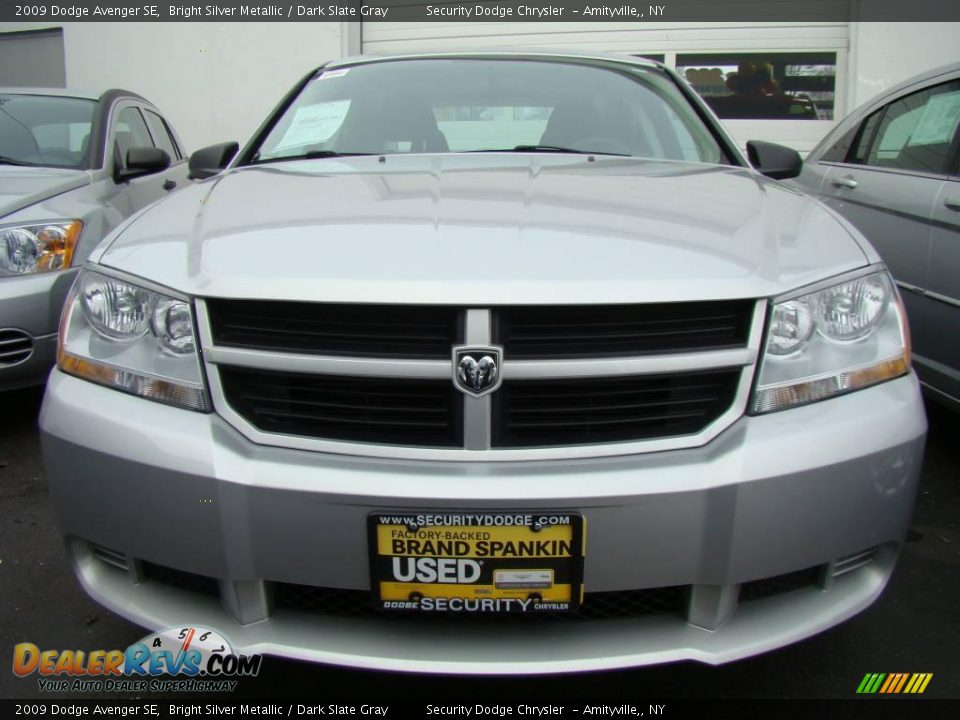 2009 Dodge Avenger SE Bright Silver Metallic / Dark Slate Gray Photo #2
