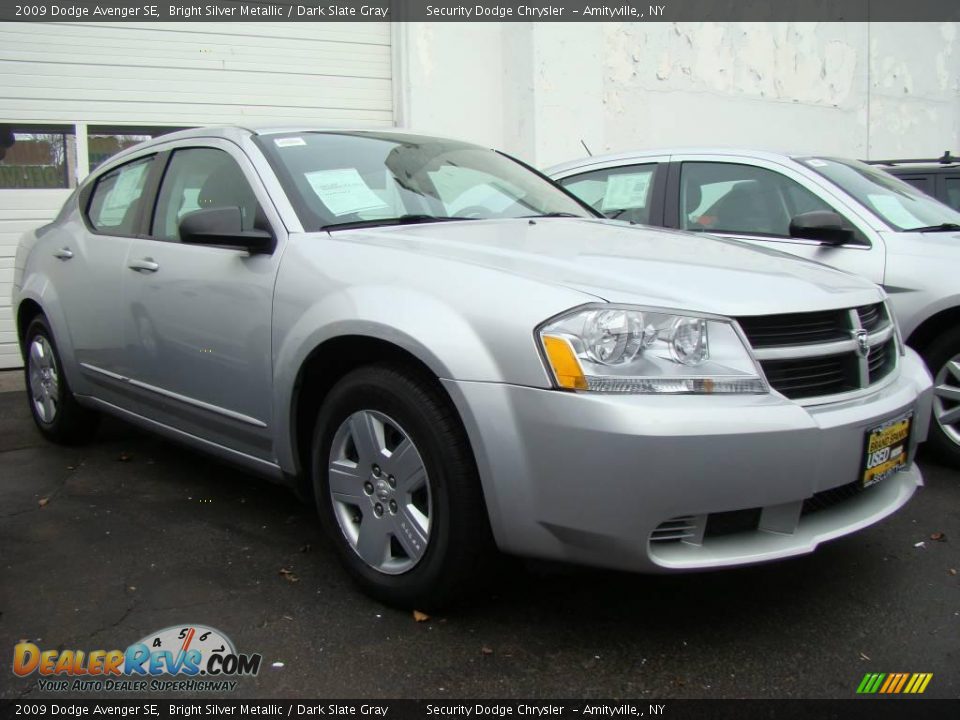 2009 Dodge Avenger SE Bright Silver Metallic / Dark Slate Gray Photo #3