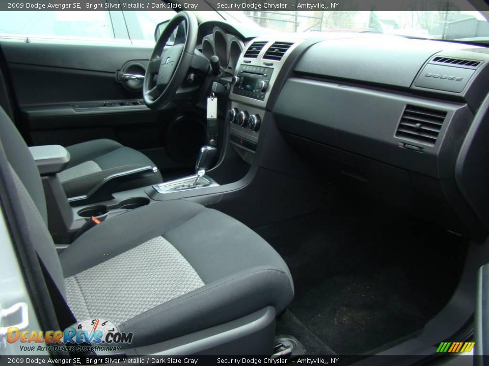 2009 Dodge Avenger SE Bright Silver Metallic / Dark Slate Gray Photo #6