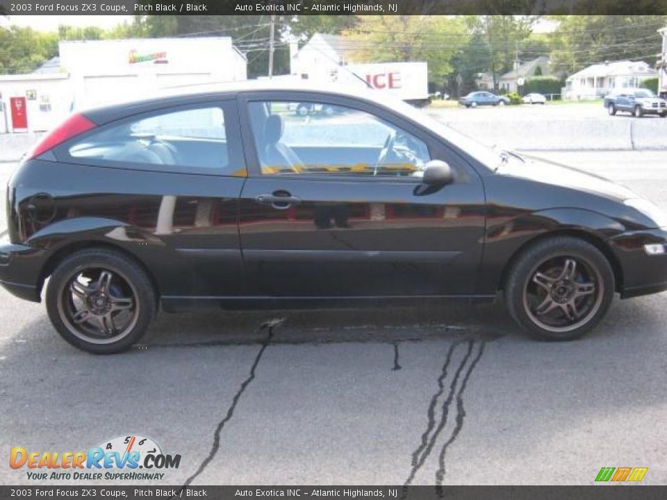 2003 Ford Focus ZX3 Coupe Pitch Black / Black Photo #7