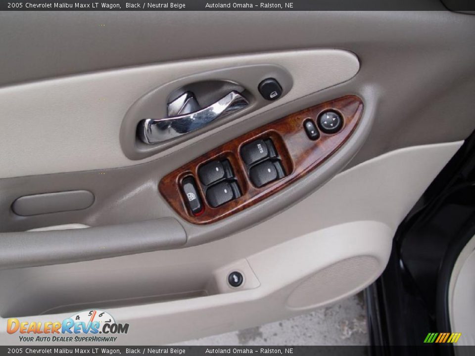 2005 Chevrolet Malibu Maxx LT Wagon Black / Neutral Beige Photo #9