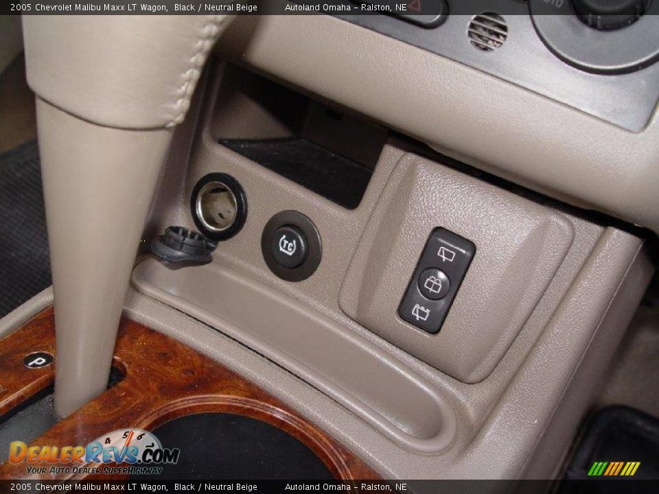 2005 Chevrolet Malibu Maxx LT Wagon Black / Neutral Beige Photo #16