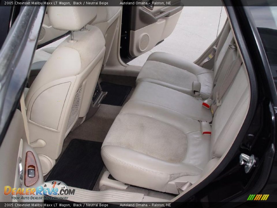 2005 Chevrolet Malibu Maxx LT Wagon Black / Neutral Beige Photo #18