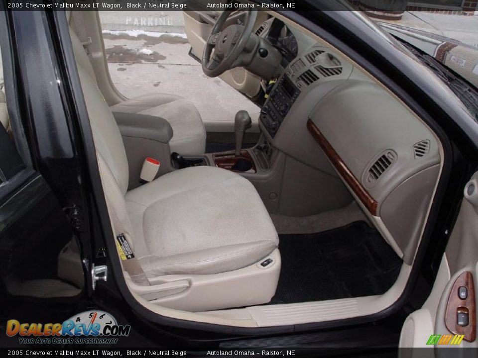 2005 Chevrolet Malibu Maxx LT Wagon Black / Neutral Beige Photo #20