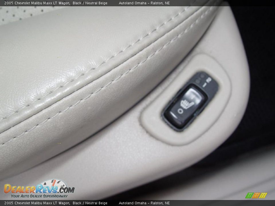2005 Chevrolet Malibu Maxx LT Wagon Black / Neutral Beige Photo #21