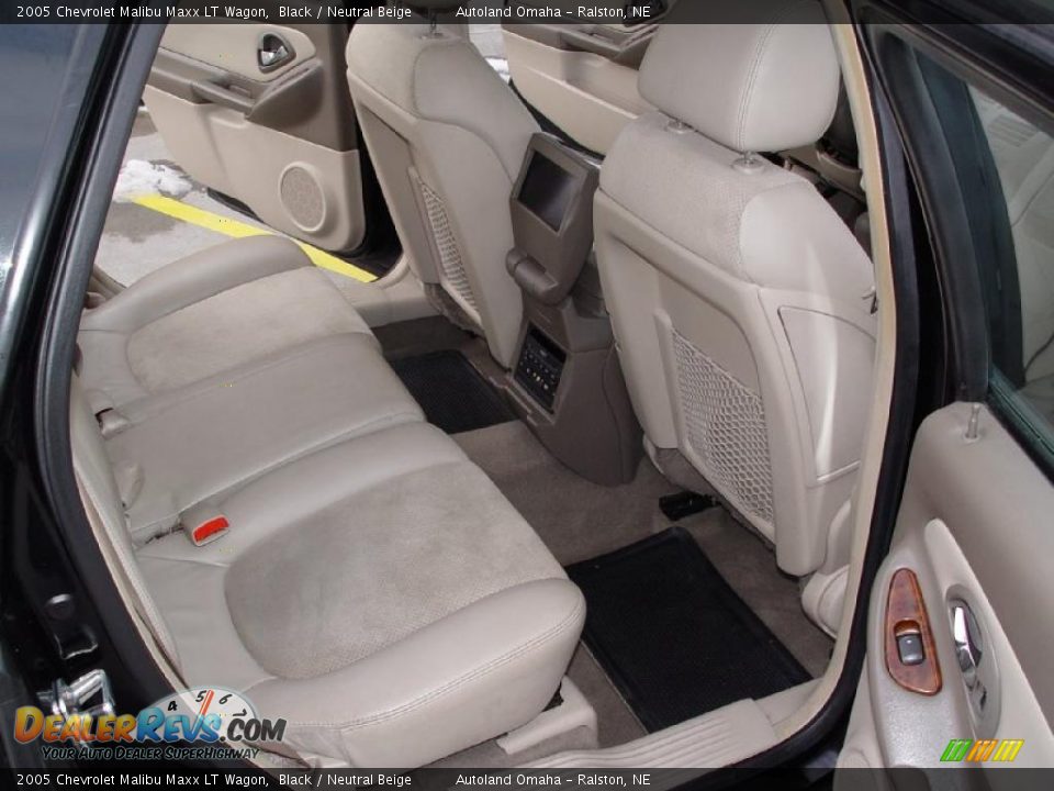 2005 Chevrolet Malibu Maxx LT Wagon Black / Neutral Beige Photo #22
