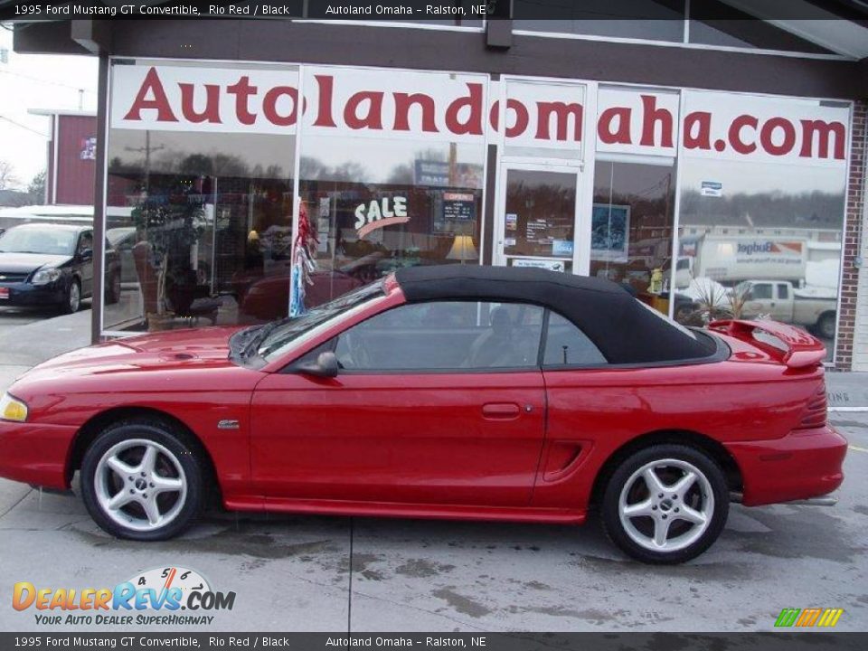 1995 Ford Mustang GT Convertible Rio Red / Black Photo #2