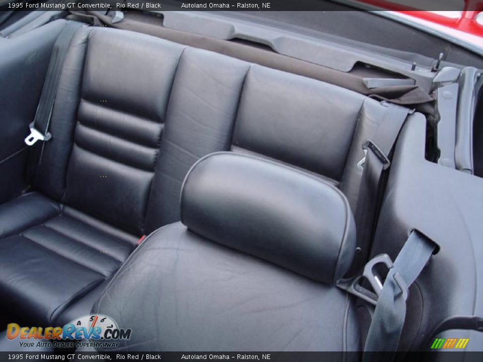 1995 Ford Mustang GT Convertible Rio Red / Black Photo #9