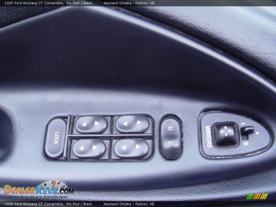 1995 Ford Mustang GT Convertible Rio Red / Black Photo #10