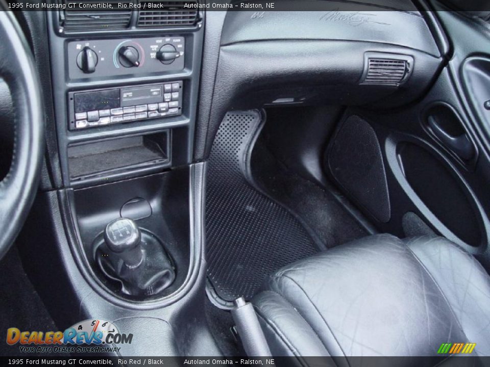 1995 Ford Mustang GT Convertible Rio Red / Black Photo #13