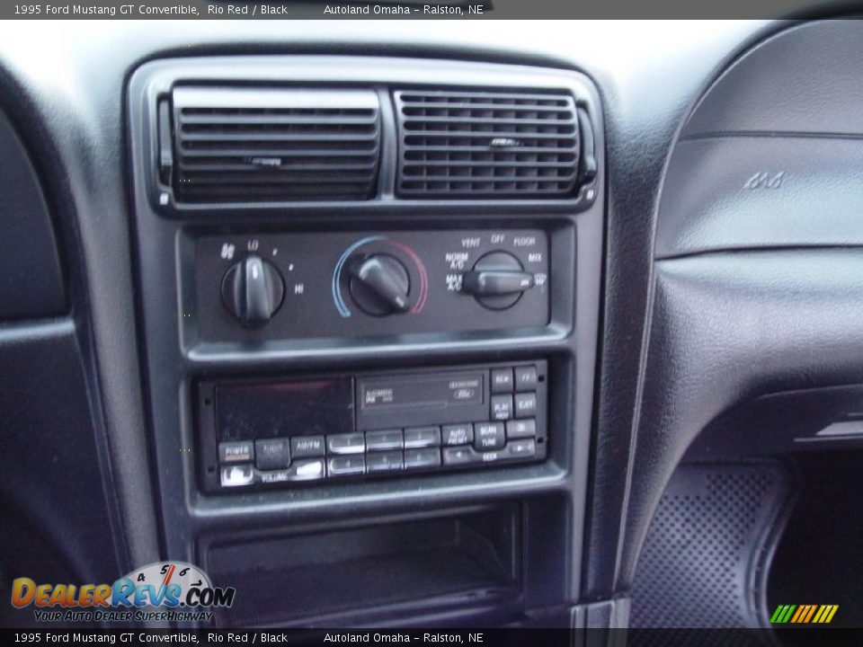 1995 Ford Mustang GT Convertible Rio Red / Black Photo #14