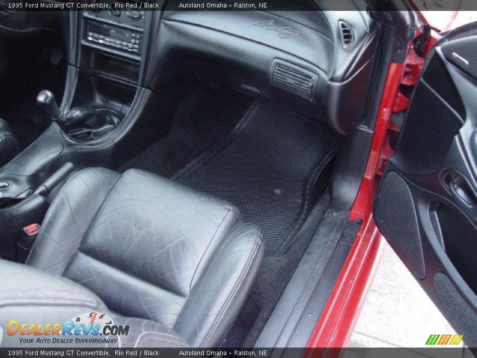 1995 Ford Mustang GT Convertible Rio Red / Black Photo #18