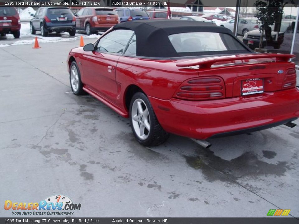 1995 Ford Mustang GT Convertible Rio Red / Black Photo #23