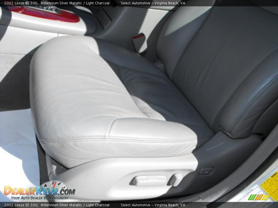 2002 Lexus ES 300 Millennium Silver Metallic / Light Charcoal Photo #16