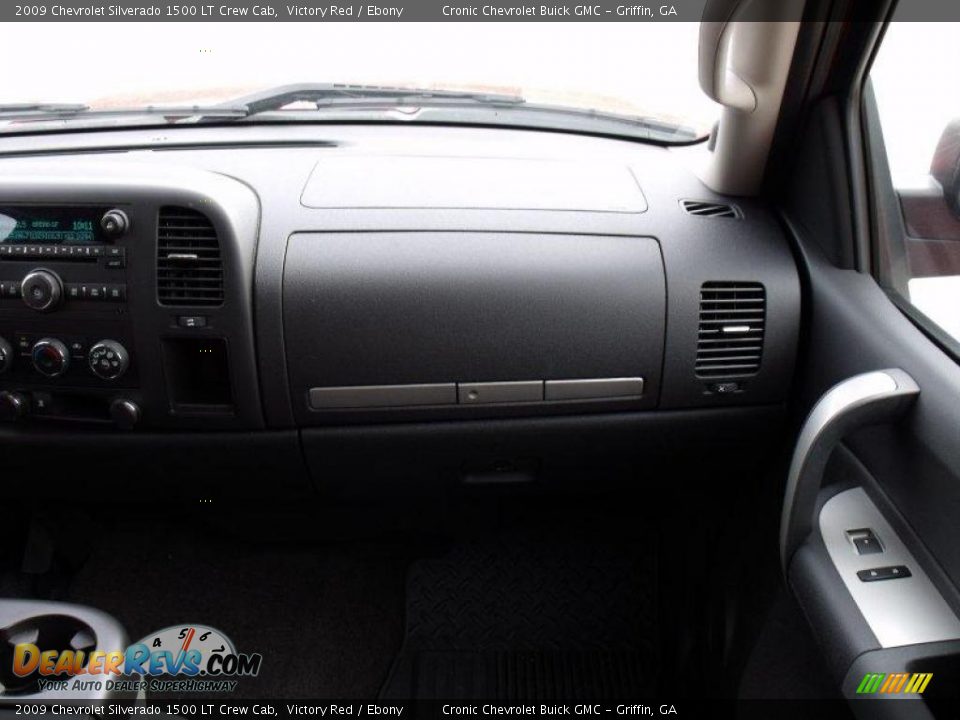 2009 Chevrolet Silverado 1500 LT Crew Cab Victory Red / Ebony Photo #16
